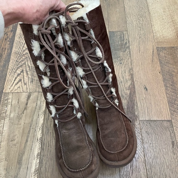 Ugg leather lace up Tall boots Wm 6 - Picture 8 of 10